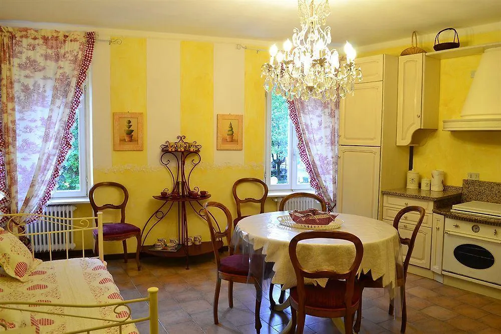 Relais De La Place Desenzano del Garda 0*,  Italia
